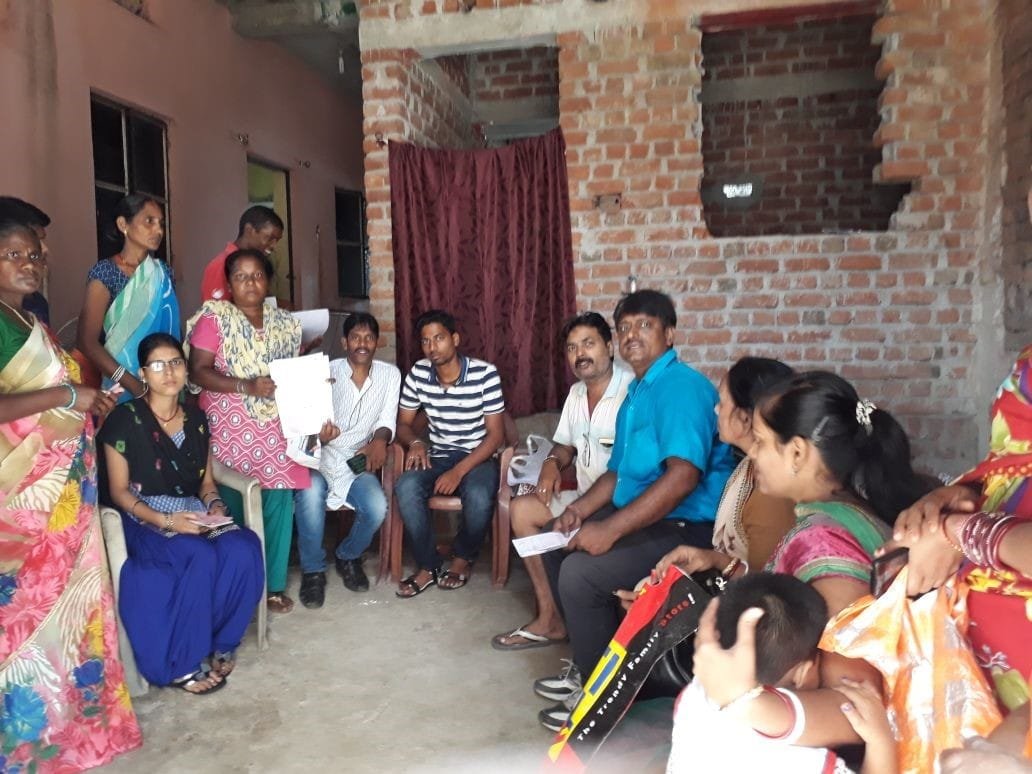 01- निःशुल्क गैस चूल्हा के लिए आवेदन पत्र भरवाने का शिविर लगाया गया 19-05-2017