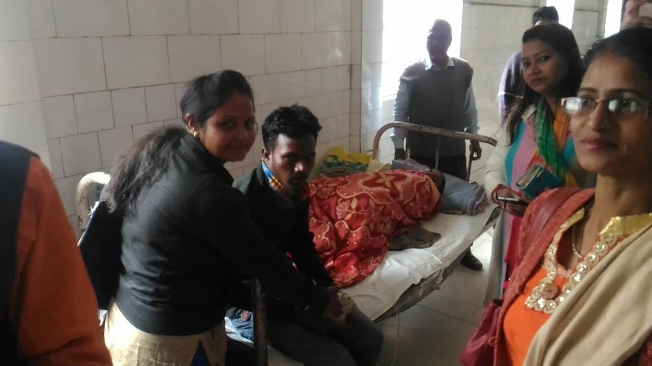 08- सरकारी अस्पताल में चूडा और गुड़ का वितरण – 14-02-2018