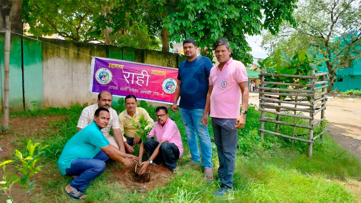 आज दिनांक 04-08-3024 को राही ट्रस्ट के द्वारा गोविंदपुर, जमशेदपुर में पौधा रोपन किया गया।