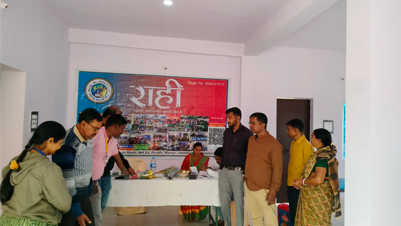 राही ट्रस्ट के द्वारा निःशुल्क नेत्र जाच शिविर का आयोजन किया 